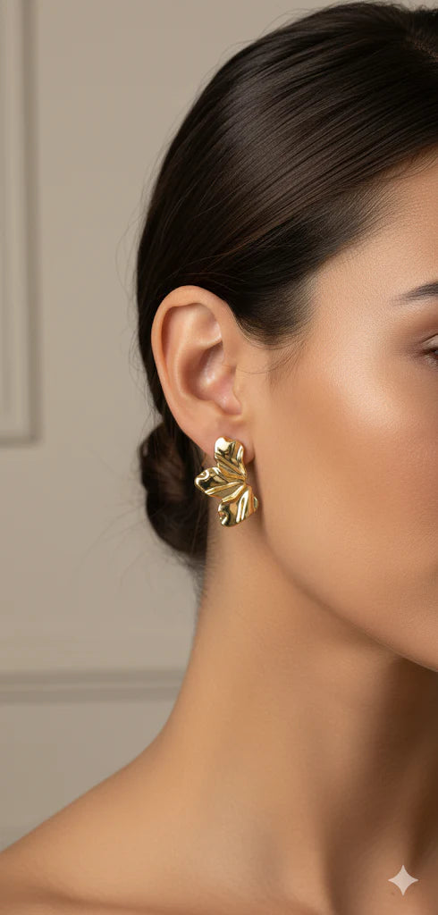 SLYQÉ Golden Bloom Earrings